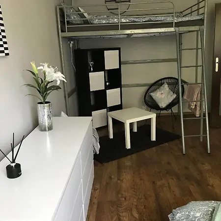 アパート W Domku